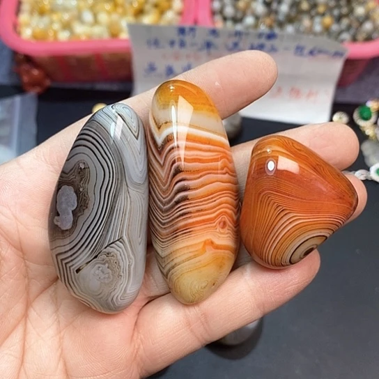 玛瑙/玉髓吊坠未镶嵌我***欣