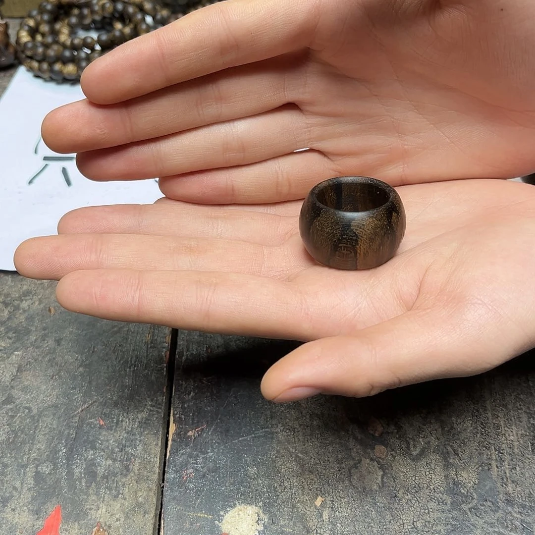 大叶紫檀（黑酸枝木类）