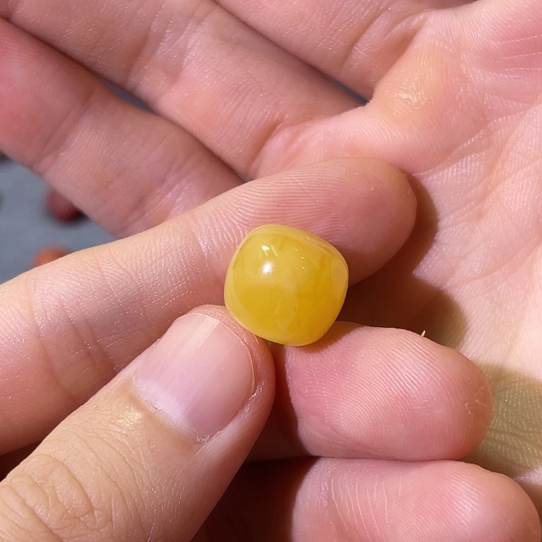 琥珀未镶嵌珠宝奇石4