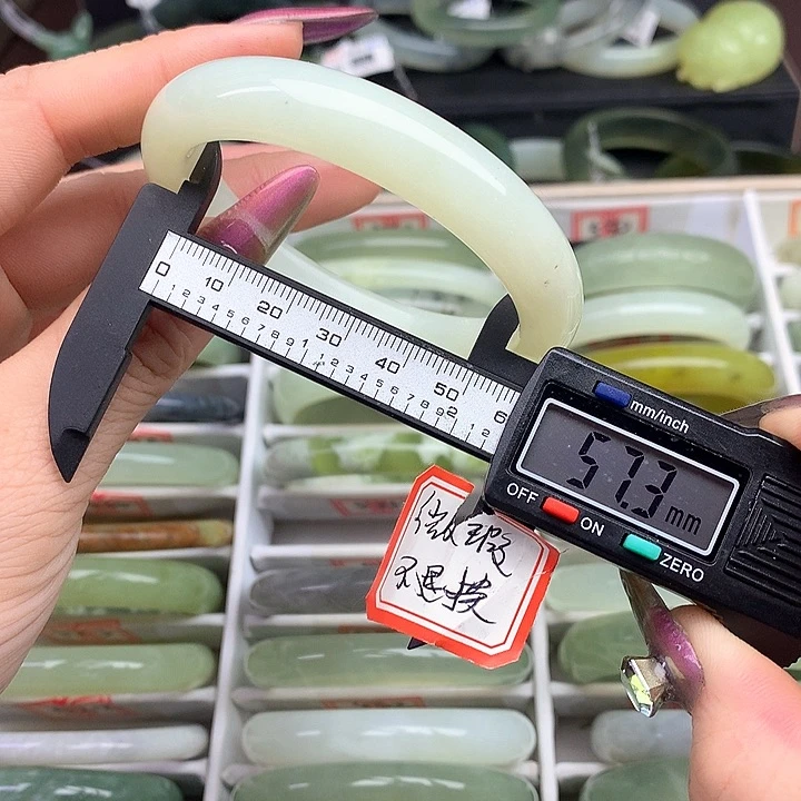 蛇纹石玉手镯未镶嵌535