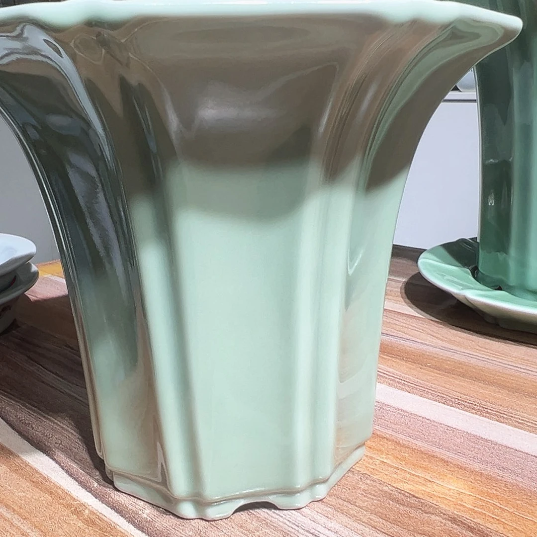 吕***花器色釉刮凌陶瓷花器