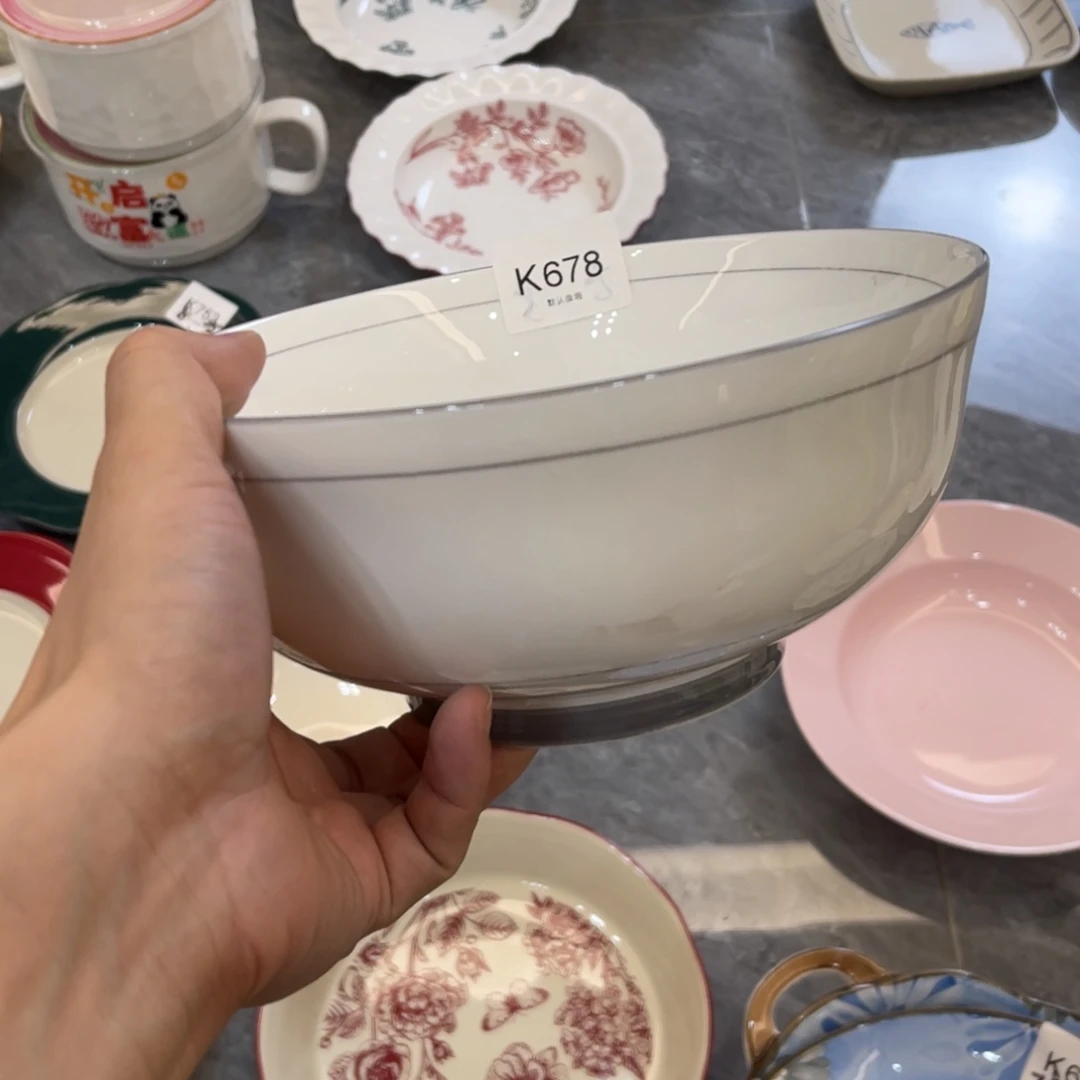 陶瓷微瑕餐具介意勿拍，满18飞！