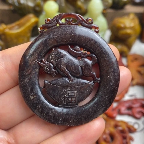 蛇纹石玉未镶嵌颈饰15