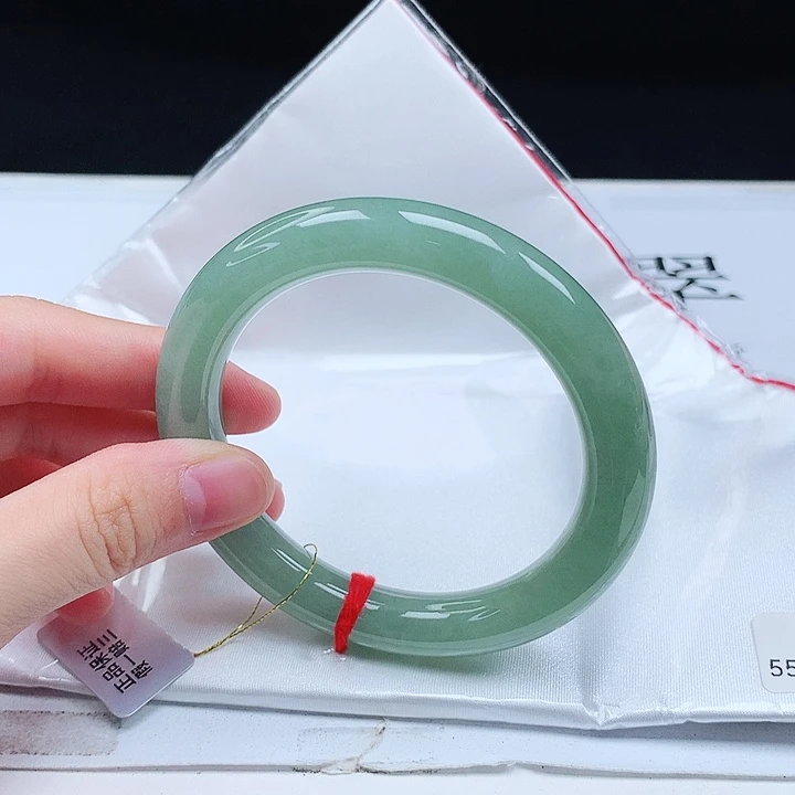 翡翠手镯（圆镯）未镶嵌缅甸天然a货手镯55+