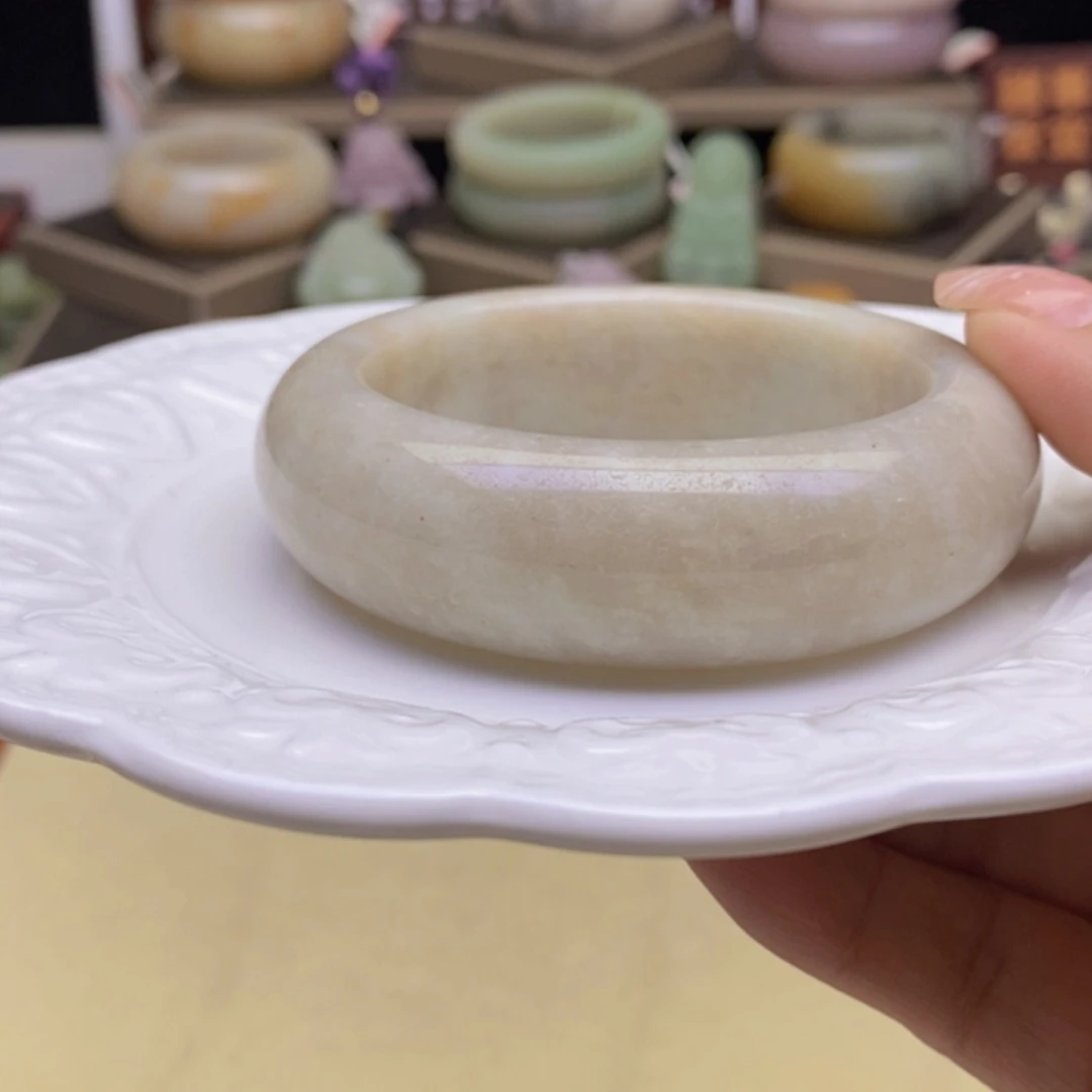 【闪购商品】石英岩玉手镯未镶嵌