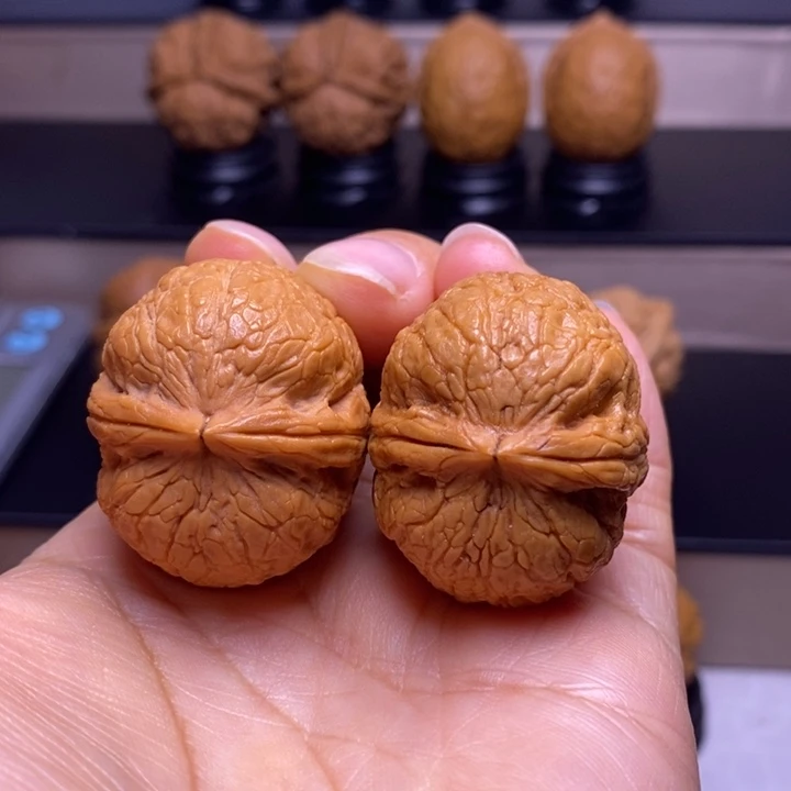 文玩核桃把件粗筋蛇蛋34