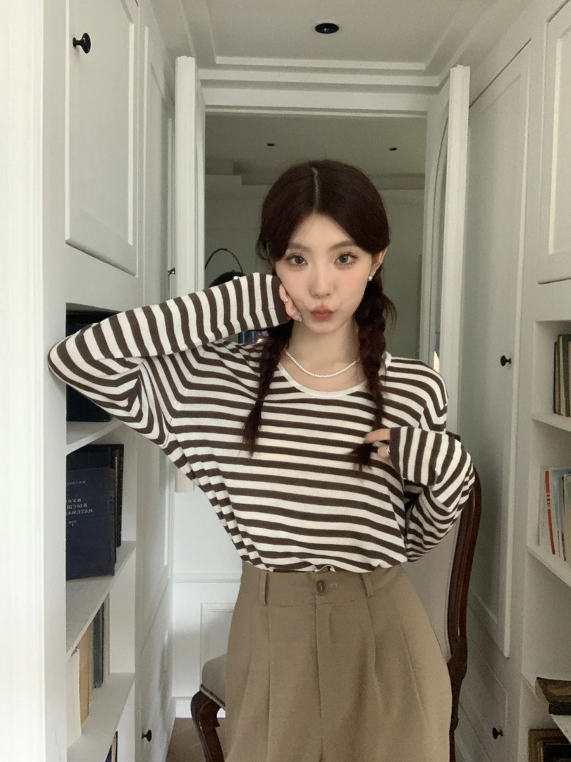 山系风常规款条纹慵懒风圆领宽松设计感休闲显瘦67539#