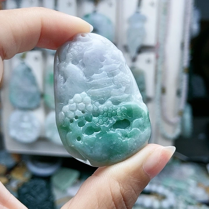 颈饰足铂镶嵌翡翠翡翠