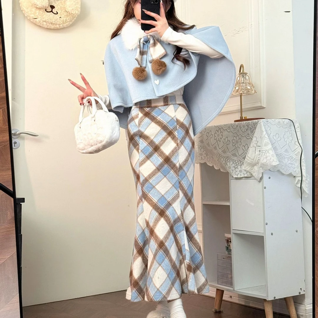 今年流行一整套女2024秋冬新款甜美披肩外套格纹鱼尾半身裙两件套