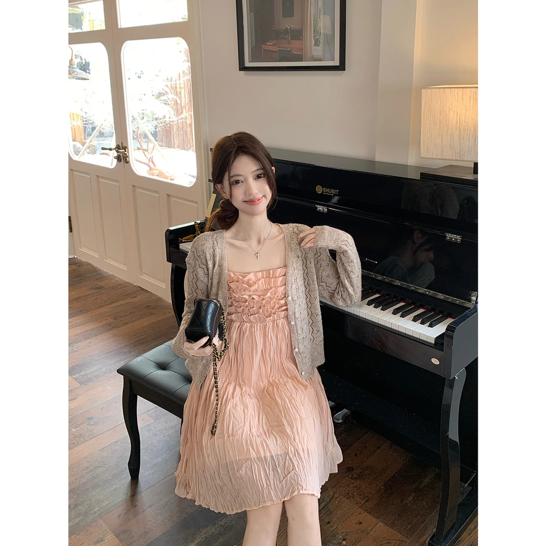 千金风吊带连衣裙女2025秋季新款时尚甜美木耳边褶皱A字短裙ins潮