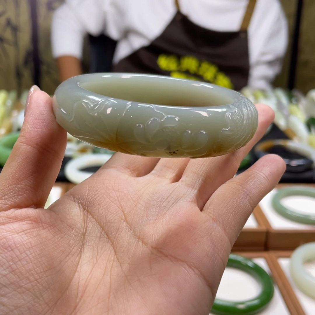 未镶嵌手镯和田玉