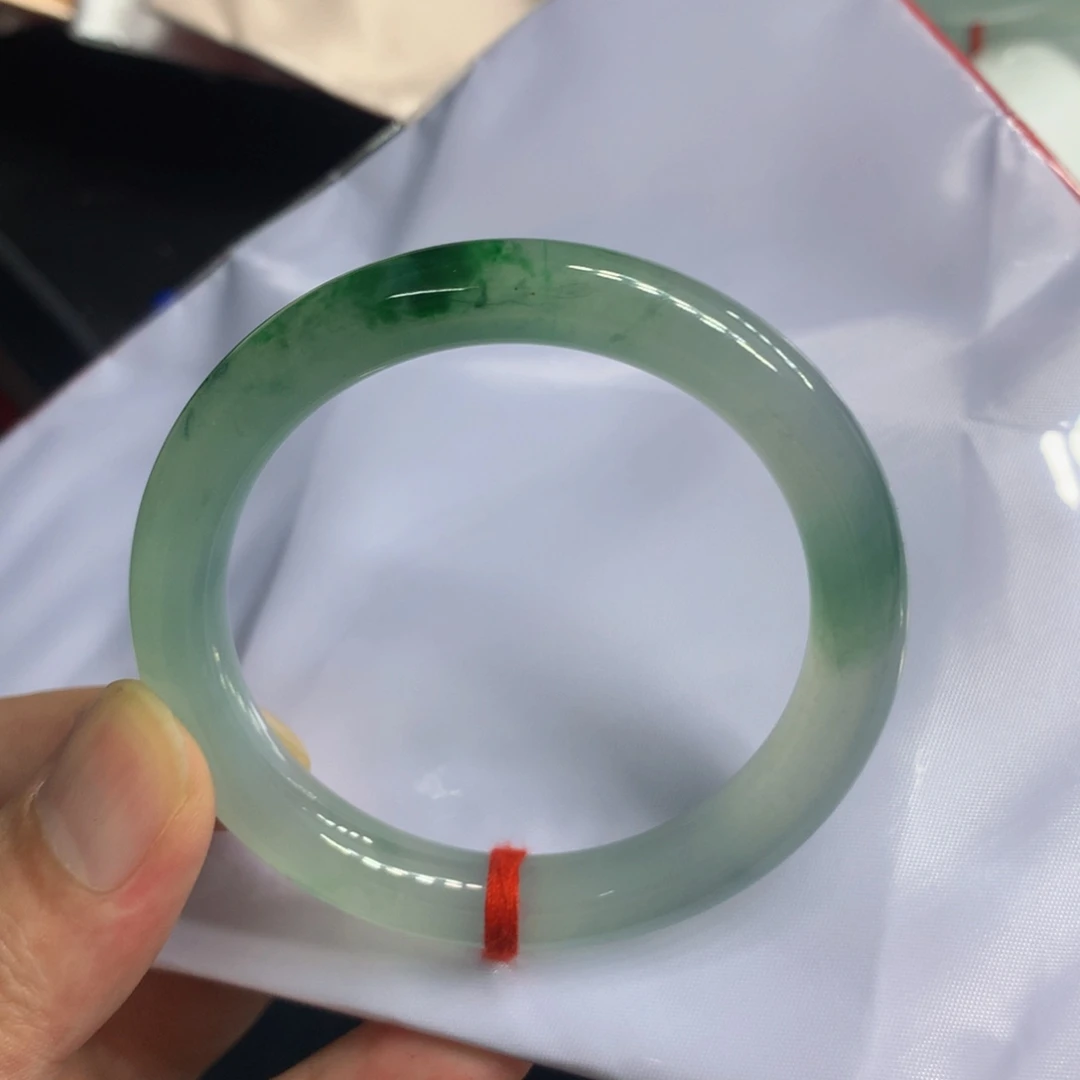 翡翠手镯（圆镯）未镶嵌