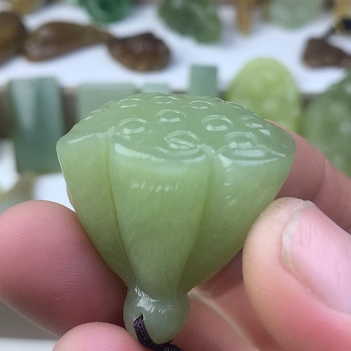 和田玉（黄玉）未镶嵌颈饰