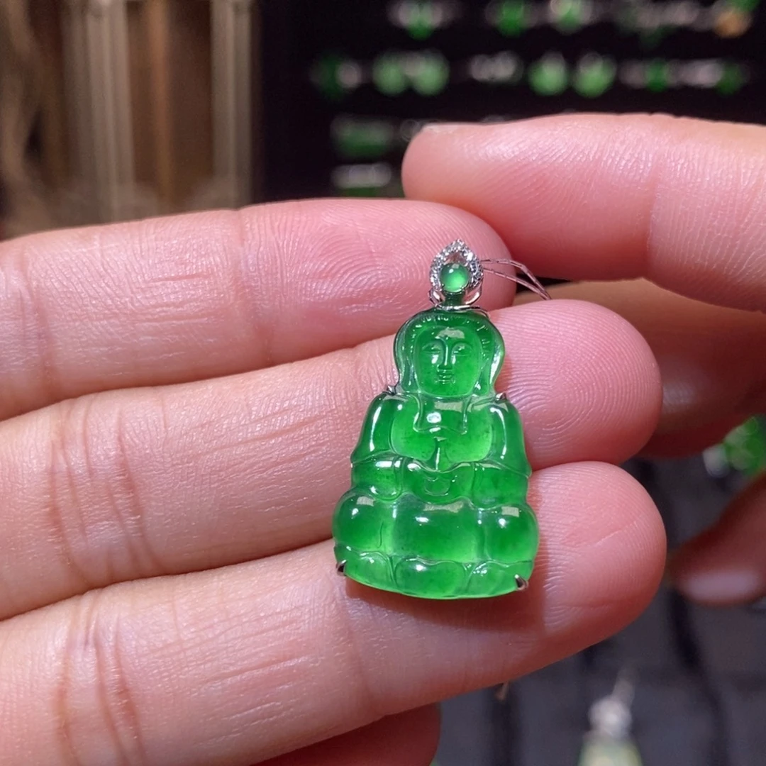 颈饰18K金镶嵌翡翠观音吊坠