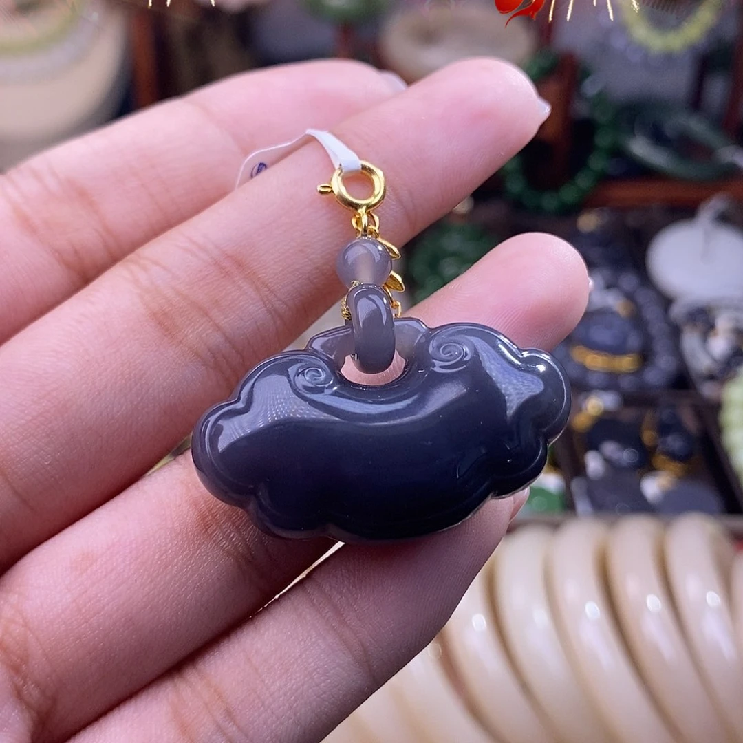 和田玉浓烟紫锁包清货价未镶嵌