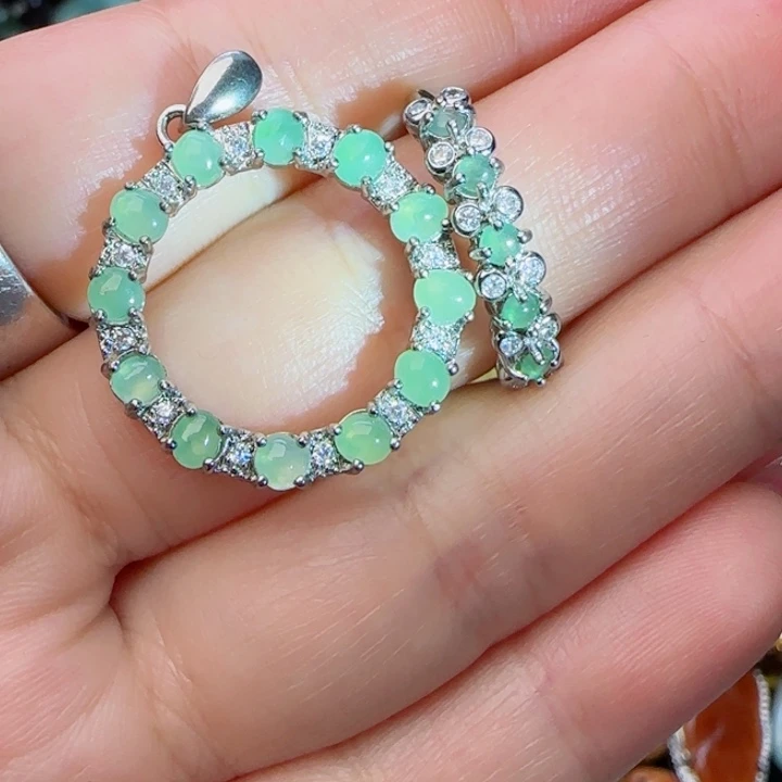 翡翠颈饰未镶嵌天然A货69