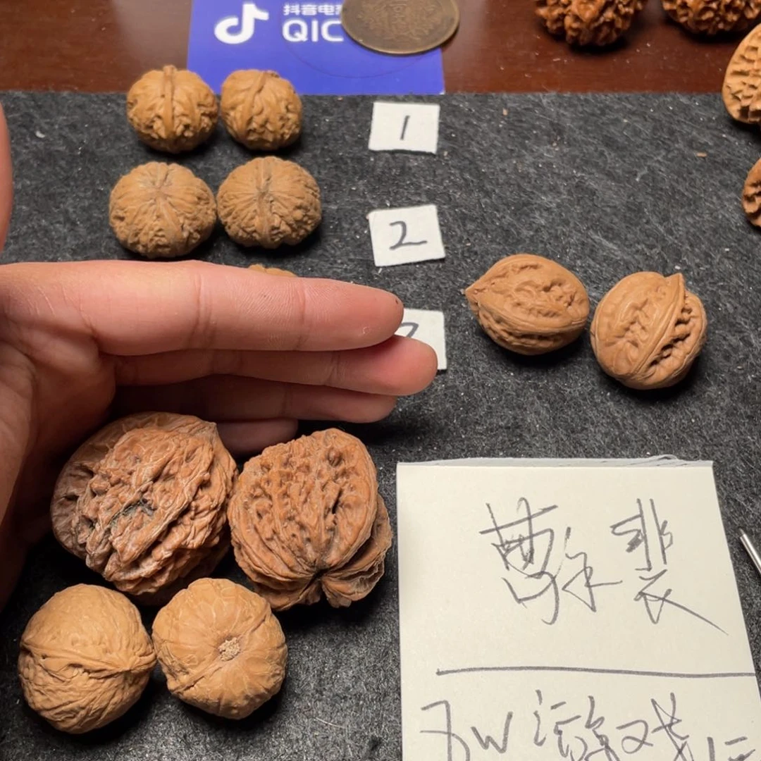 文玩核桃把件曹*裴文玩核桃直播间活动1元福利8w