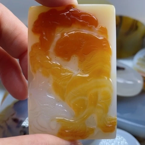 玛瑙/玉髓颈饰未镶嵌猪**书