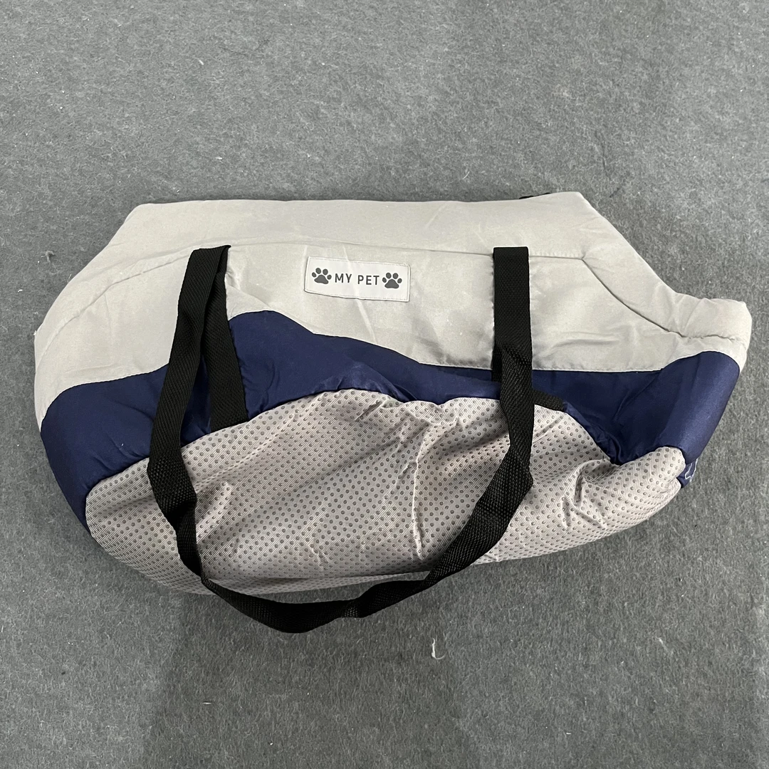 E区06  拼接色宠物出行便携包包