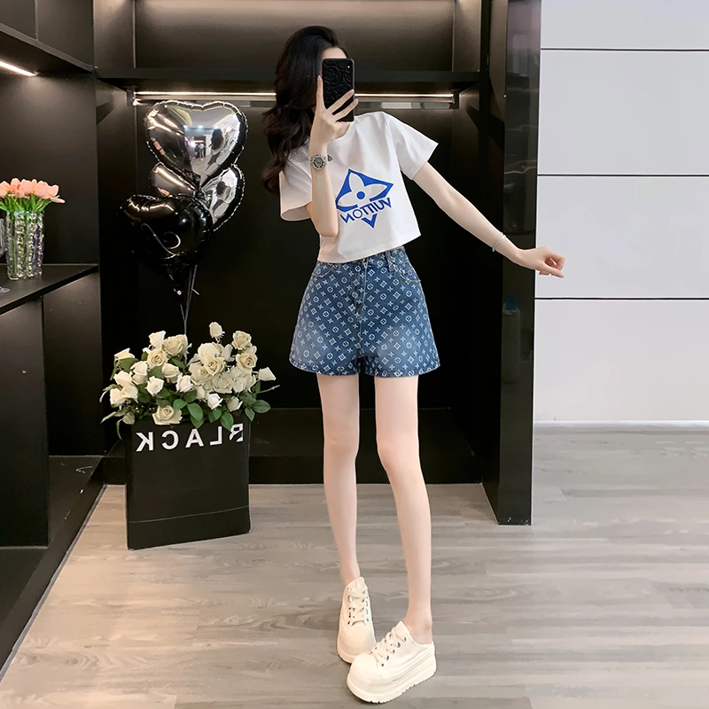 小个子穿搭休闲时尚套装女夏高端品牌白色短袖T恤牛仔短裤两件套