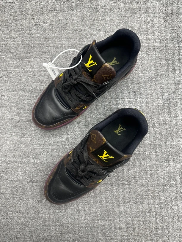95新 LouisVuitton/路易威登 40 lv trainer 紫金板鞋