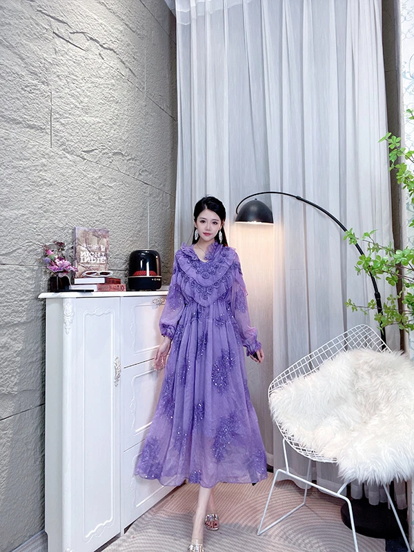 Bikamo/比卡陌2025春季新品立体花朵桑蚕丝连衣裙L8238