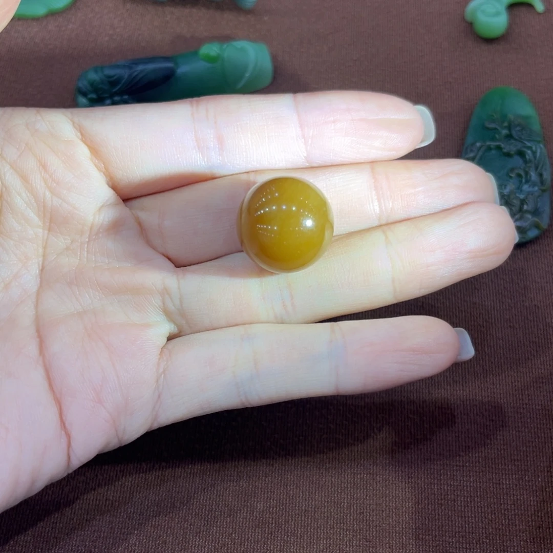 颈饰未镶嵌和田玉（糖玉）