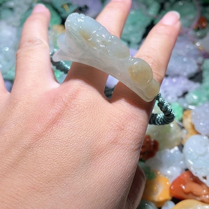 颈饰未镶嵌翡翠天