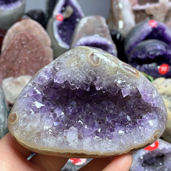 水晶摆件未镶嵌捡漏