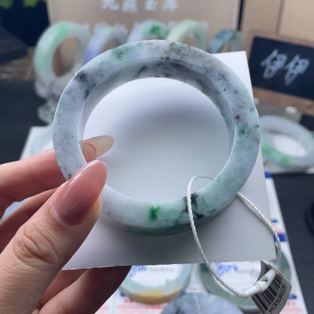 定制翡翠未镶嵌翡翠手镯基地质检发货