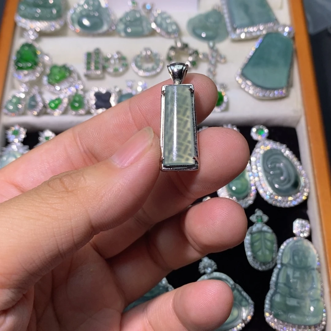 翡翠未镶嵌颈饰天然