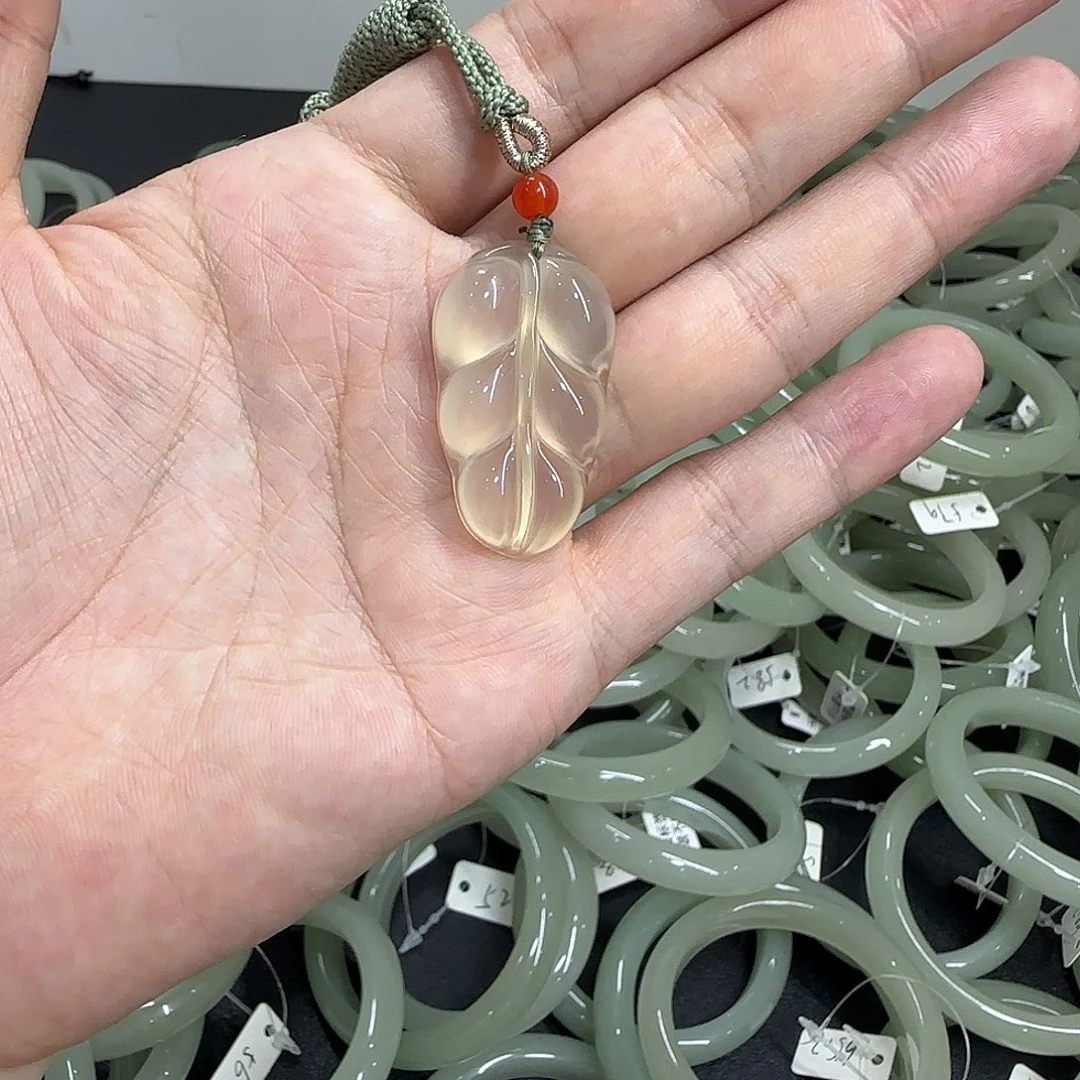 未镶嵌颈饰玛瑙/玉髓