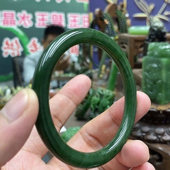 和田玉（碧玉）未镶嵌颈饰