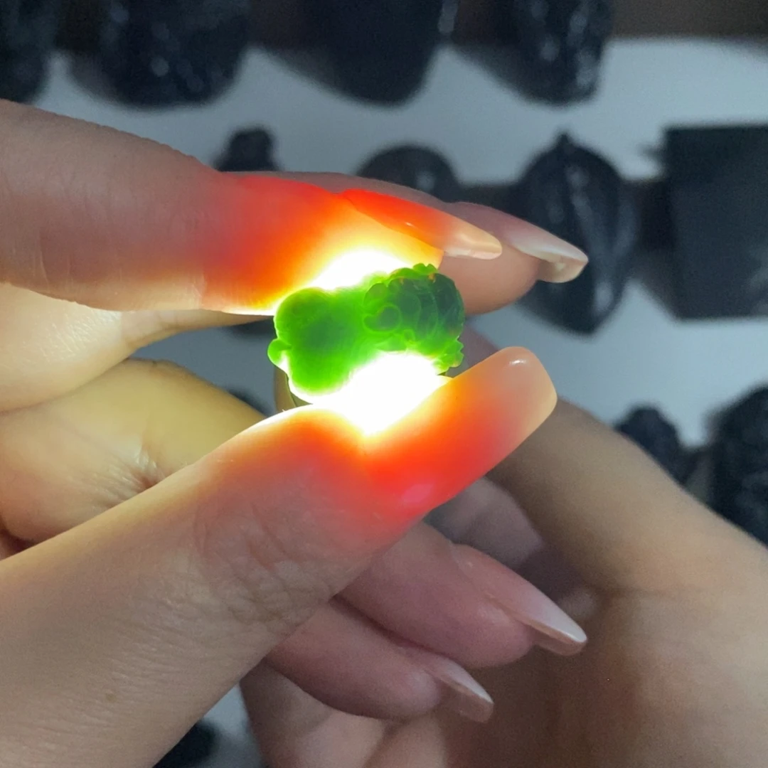 定制翡翠未镶嵌天然缅甸墨翠A货皮休