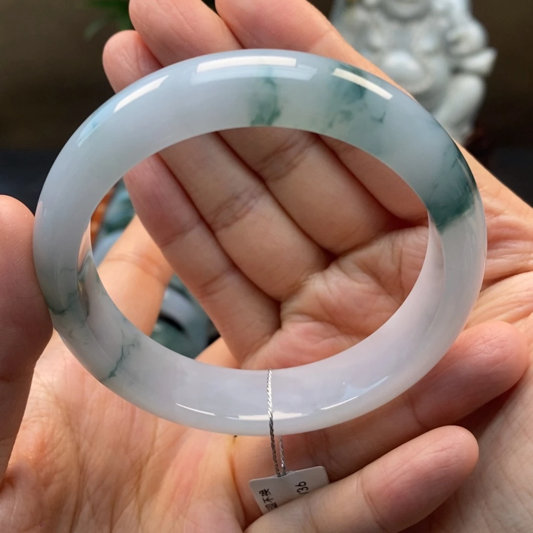 翡翠手镯未镶嵌天然