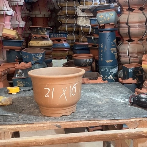 紫砂花盆福钟一个