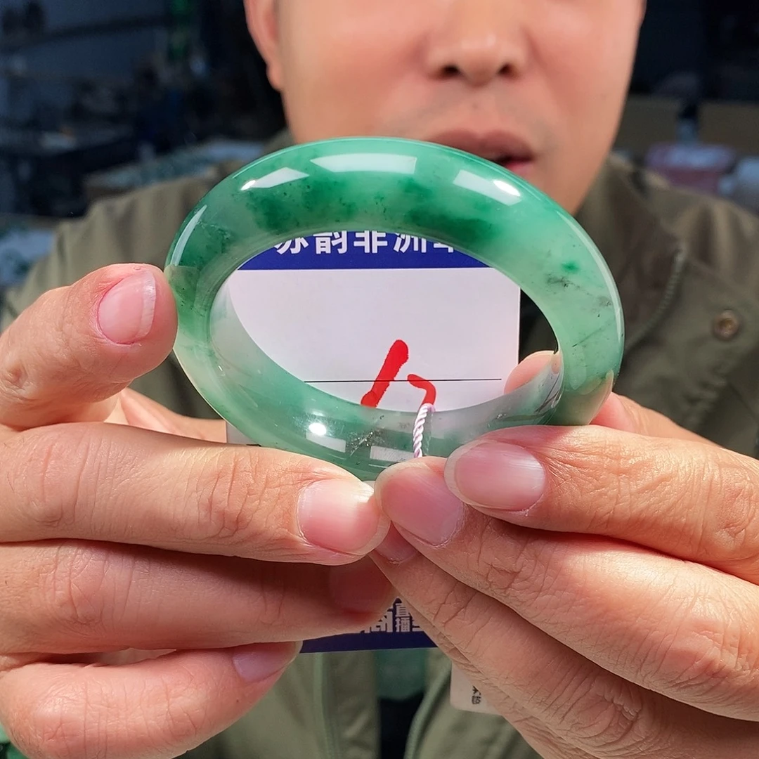 石英质玉（非洲翠）未镶嵌手镯