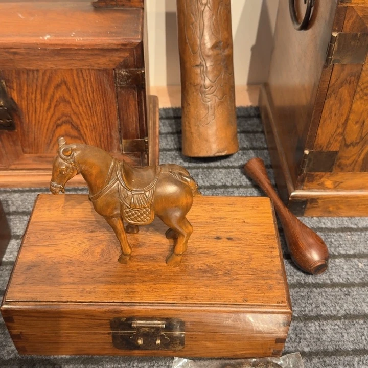 黄杨木看**玩工艺品的销售收入