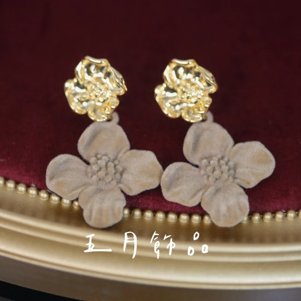 铜合金布艺耳饰 轻奢复古简约气质耳环