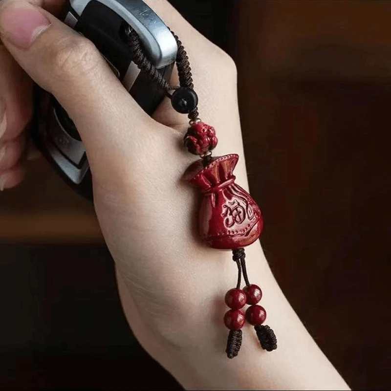 【师傅推荐】2025蛇年十二生肖福袋汽车钥匙扣挂件男女随身挂饰礼物