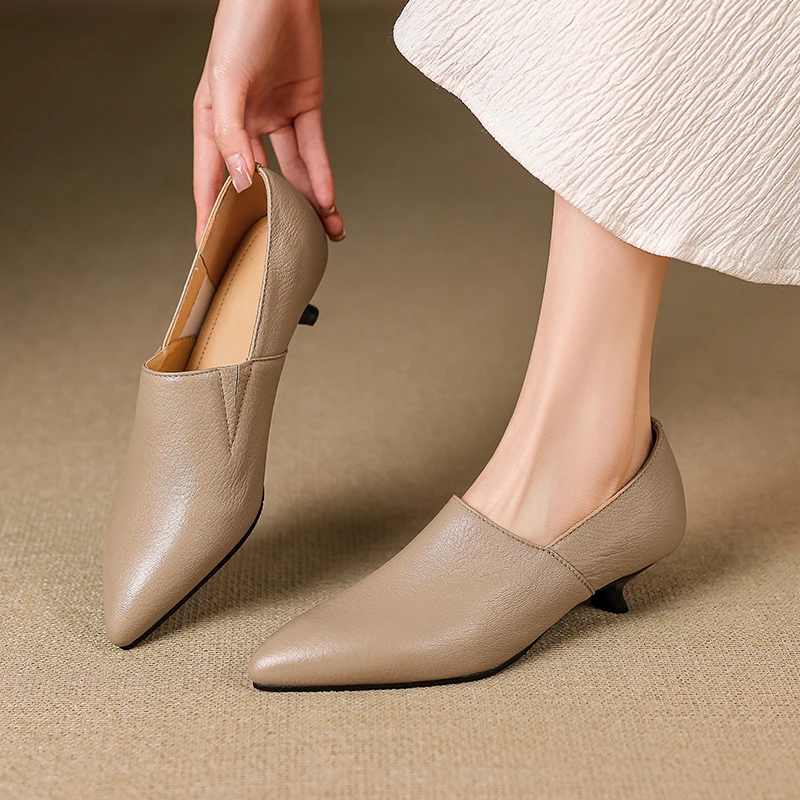 3.5cm秋冬新款深口高跟鞋百搭真皮尖头小猫跟单鞋时尚配裙子女鞋