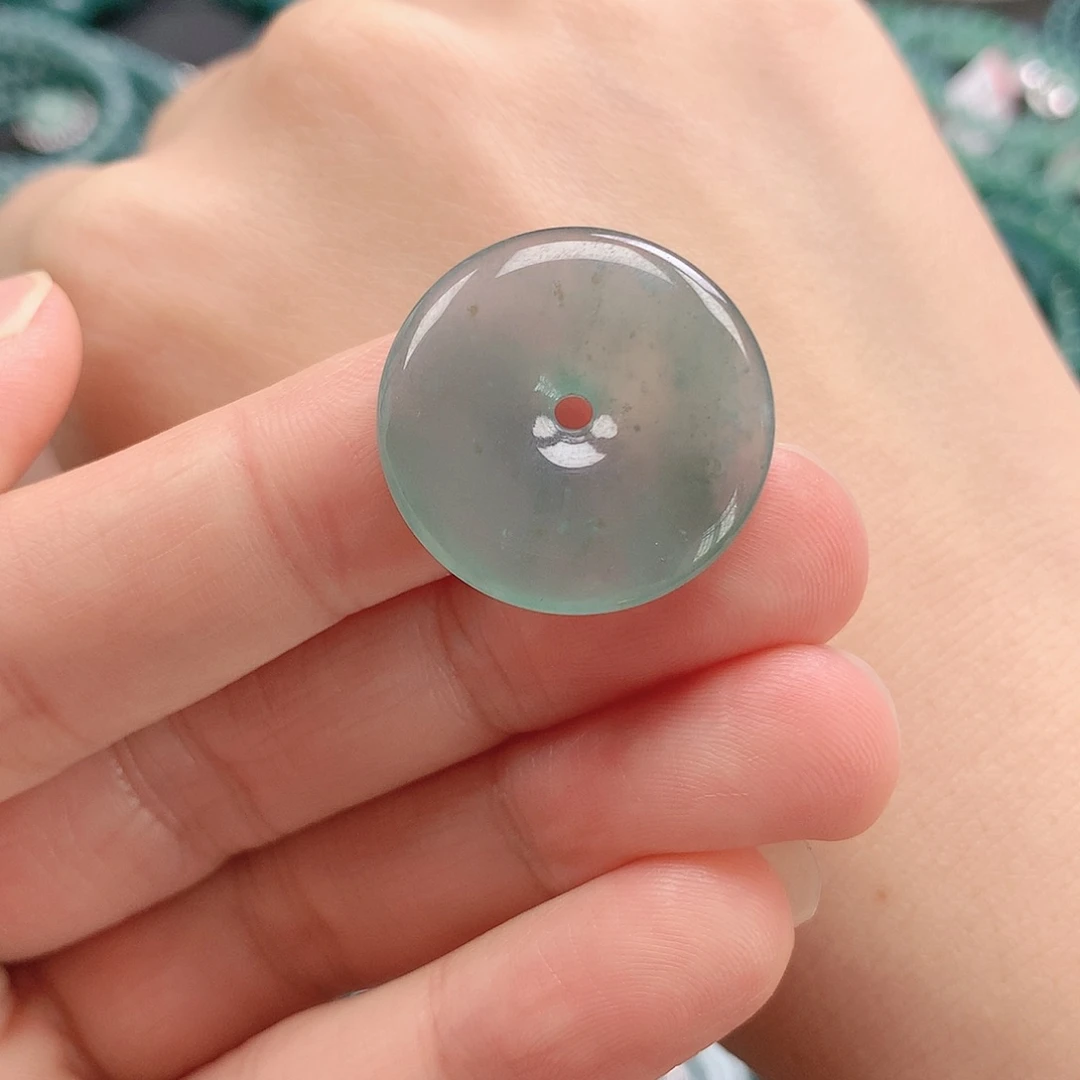 翡翠颈饰未镶嵌吊坠