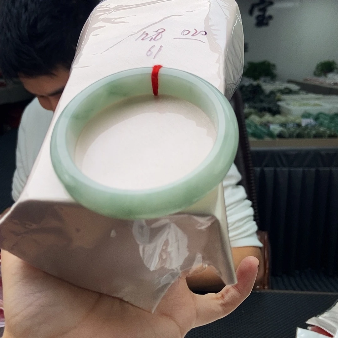 翡翠未镶嵌手镯拍一发一