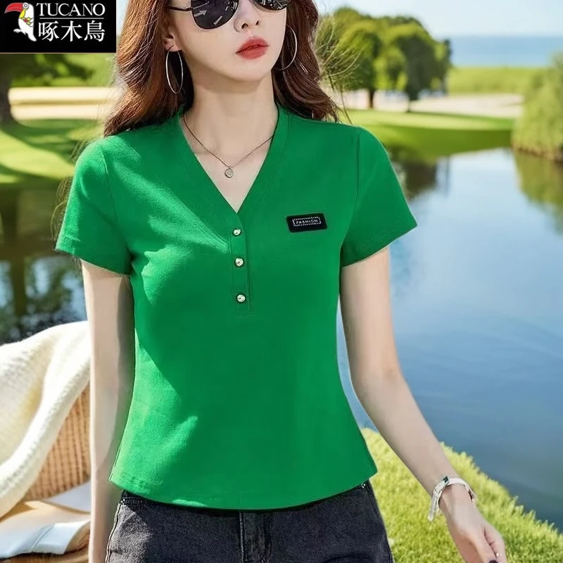 啄木鸟新款修身显瘦纽扣V领短款上衣2025年拼接短袖打底夏季T恤女