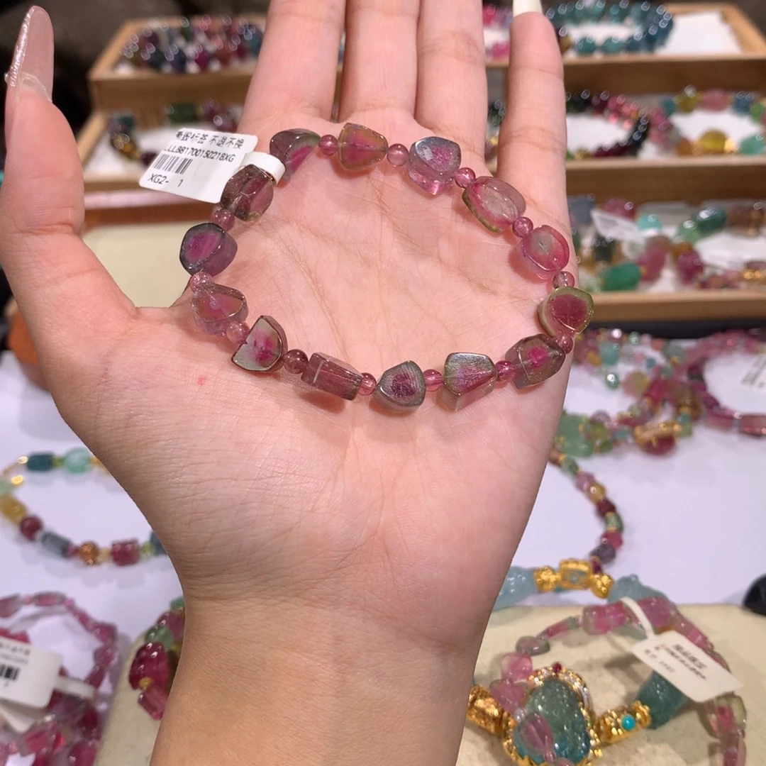 碧玺未镶嵌多样性发其一