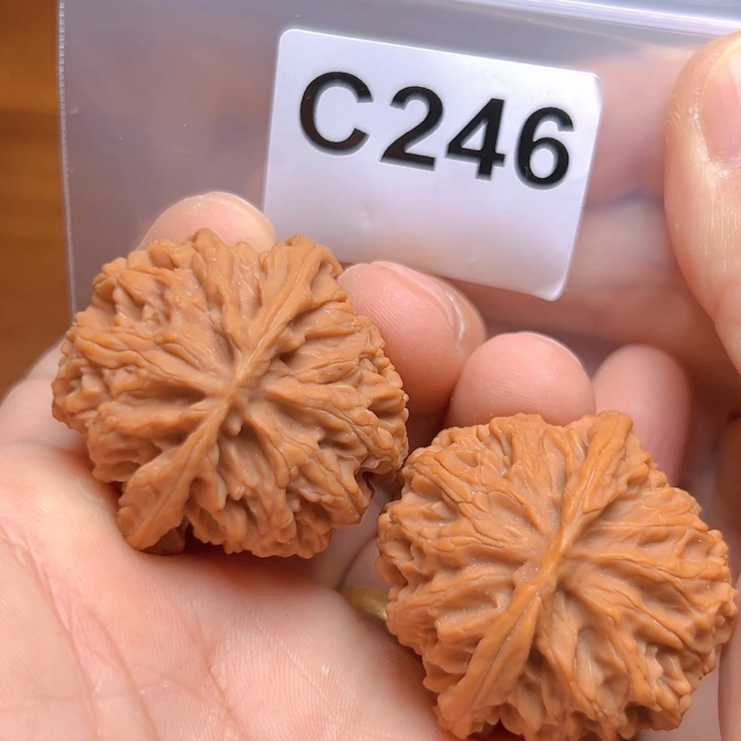 文玩核桃吊坠40苹果园