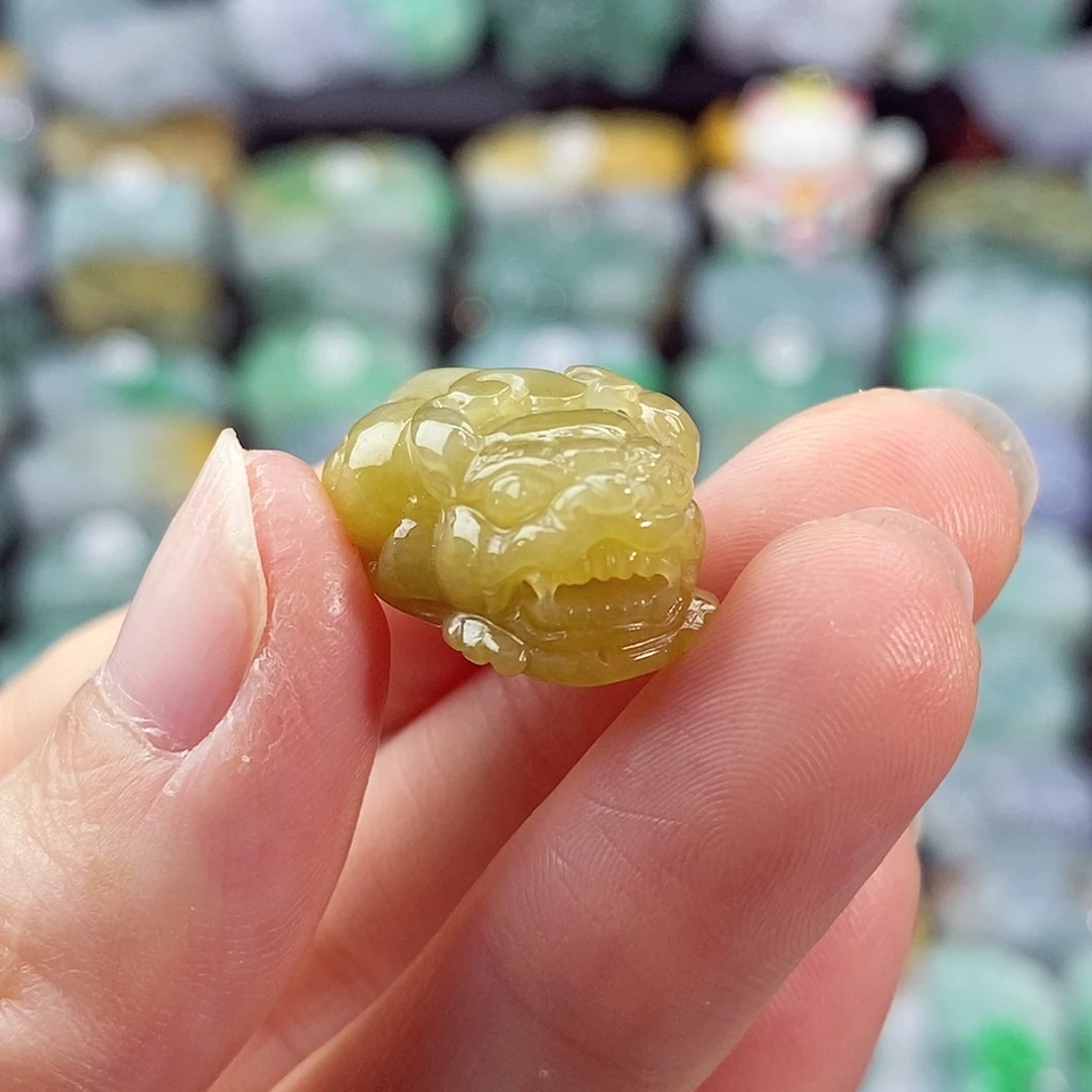 颈饰未镶嵌翡翠天然