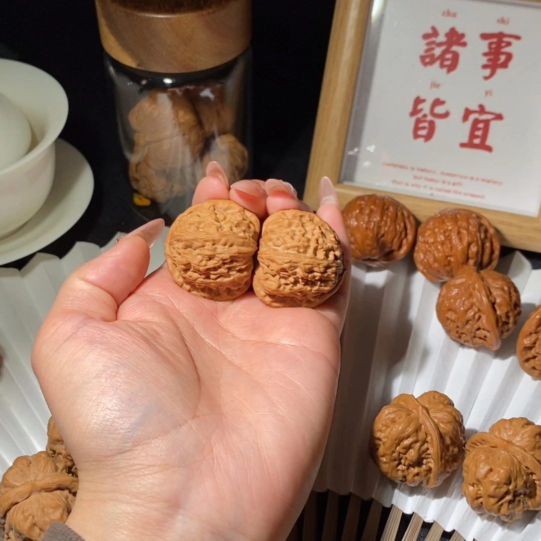 文玩核桃吊坠瞎*混三角白35