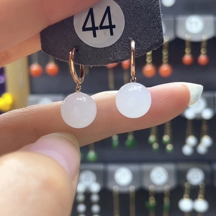 18K金镶嵌和田玉耳饰