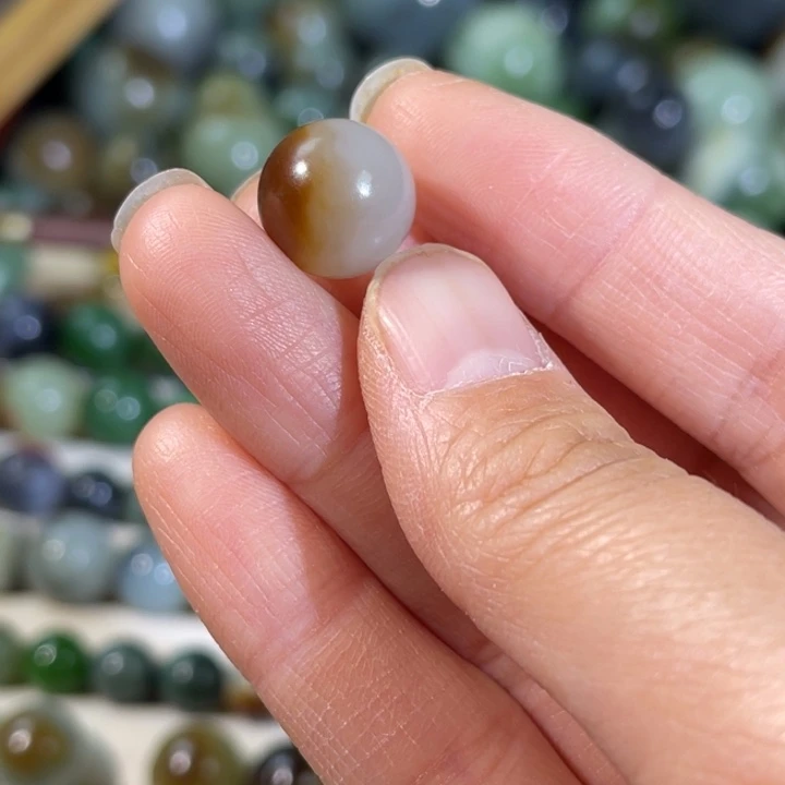 和田玉（糖玉）未镶嵌珠宝半成品12.9